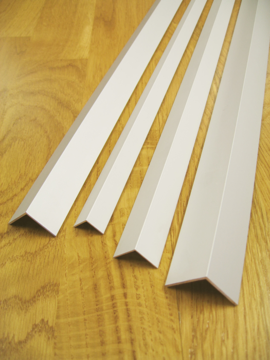 Kulmalista 30x30 l=2,5m alumiini hopea