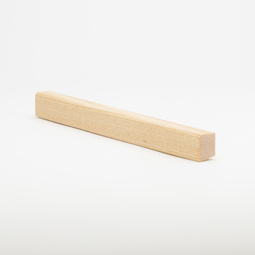 Jalkalista Aito Saarni 12x16 mm Mattolista Lakattu